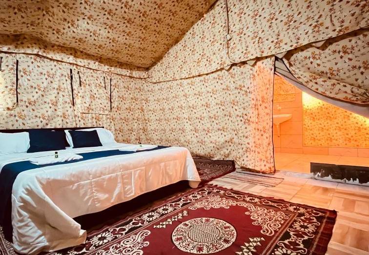 images/Rooms/tent2.jpg